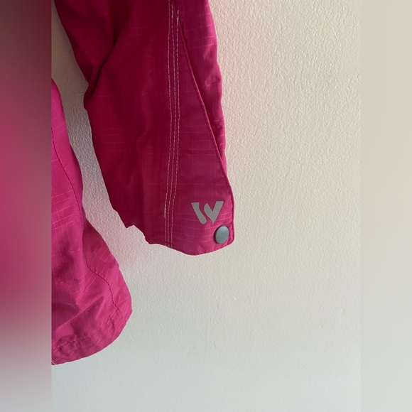 White Sierra Fushia Jacket - Size M - Picture 3 of 4